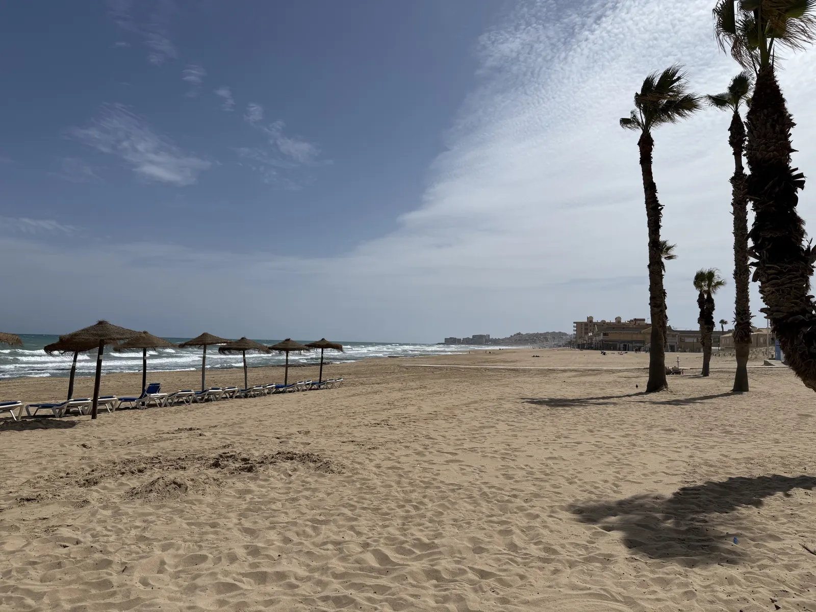 Weer in La Mata per maand — wanneer gaat u
